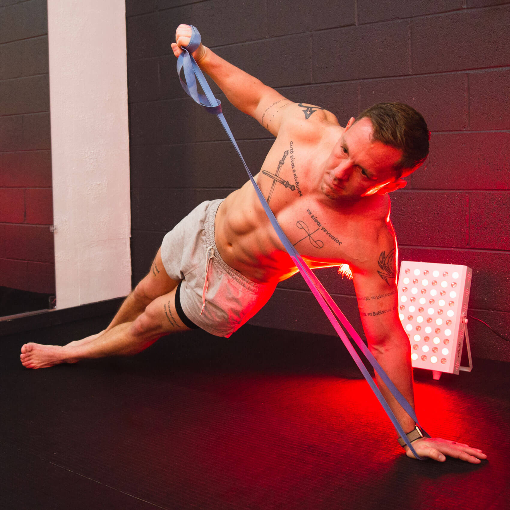 Enhancing Muscle Recovery with Red Light Therapy